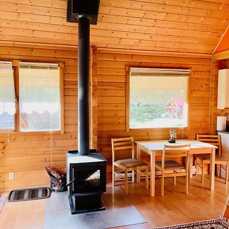 Camels Hump Guest Ranch Lumby Екстериор снимка